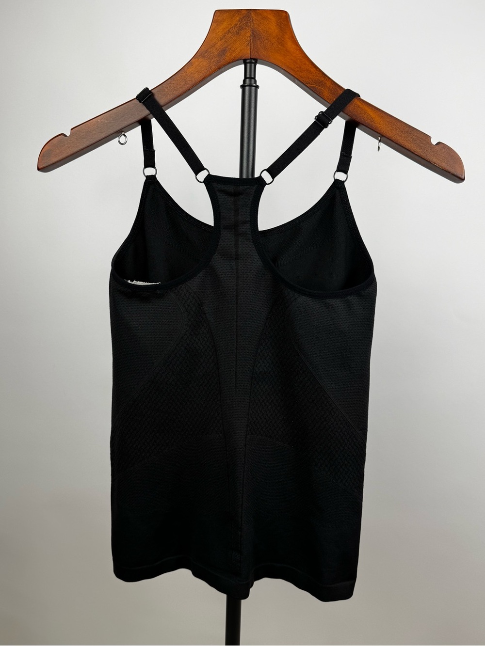 Nike Black Seamless Racerback Athletic Tank Top Built In Bra S/M - Picture 2 of 9
